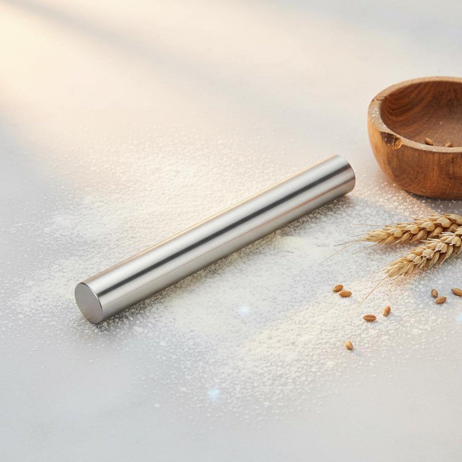 プロ仕様のステンレス製麺棒。生地を均一に伸ばすのに最適。餃子 - Kitchen Roller Baking のレビューと価格